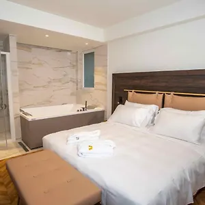 Jacuzzi By Enjoy Garda , Peschiera del Garda Italia