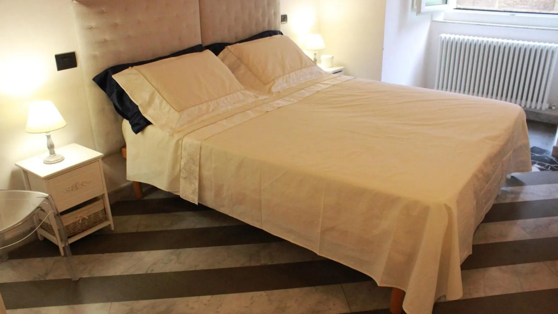 Luxury Suite Apartment Angiolieri Siena 0*,  Italy